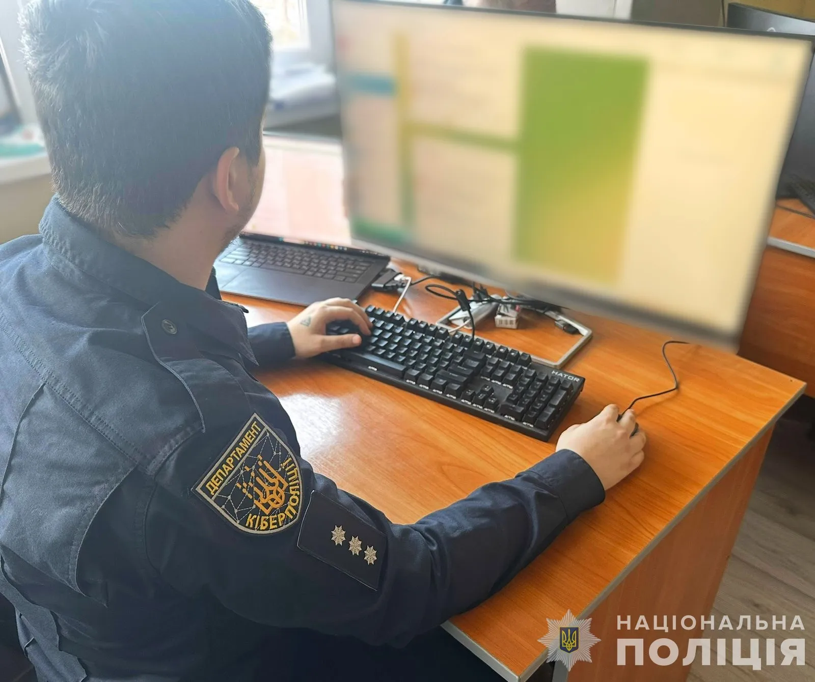 Поліцейські Прикарпаття викрили харків’янина, причетного до фальшивого «замінування» торговельного центру